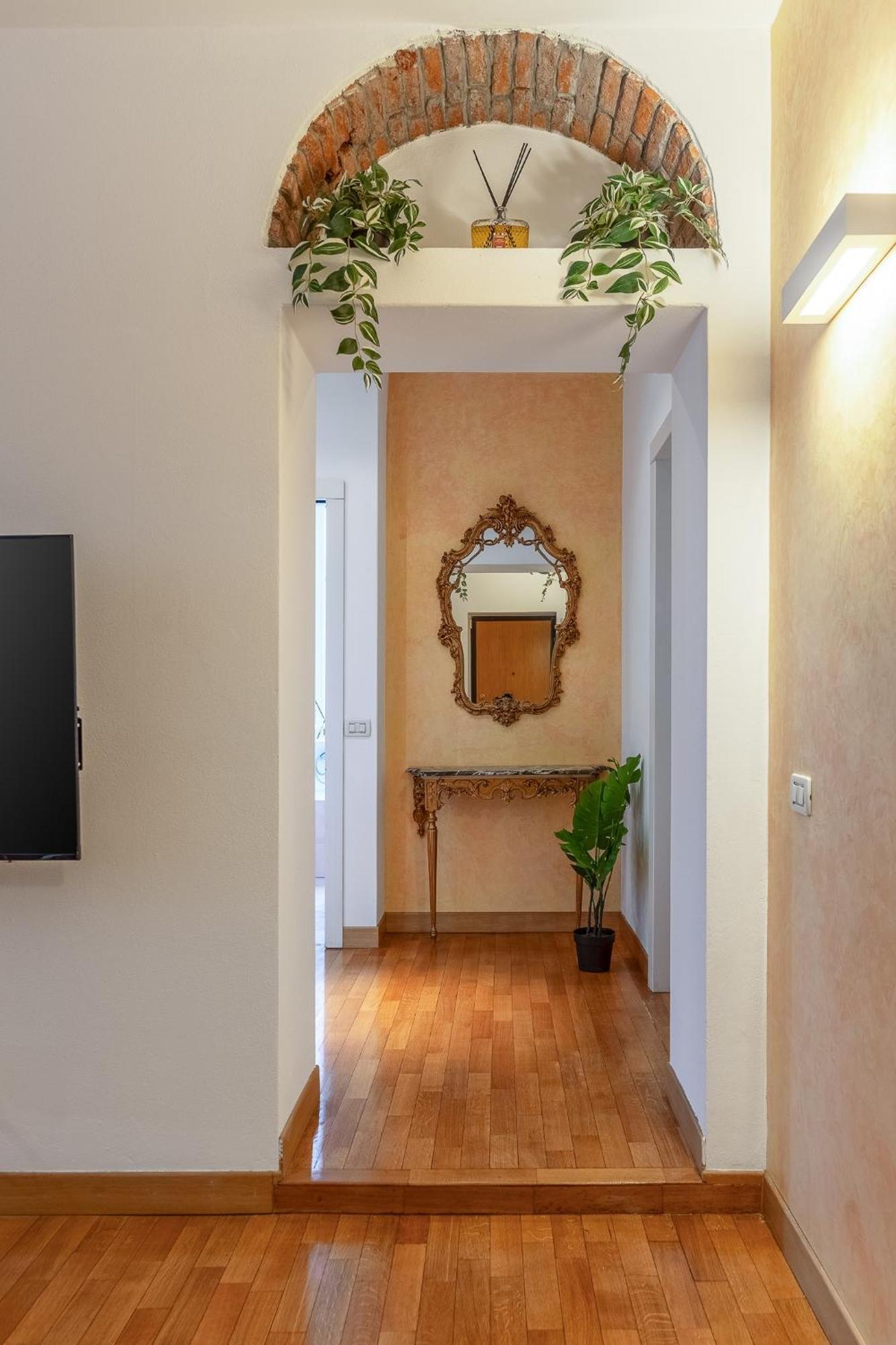"Suite Elegance Brera" ミラノ エクステリア 写真